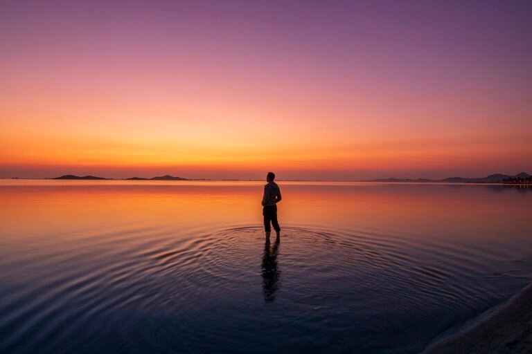 La Forza della Solitudine: Amarsi per Scoprire l'Amore Vero