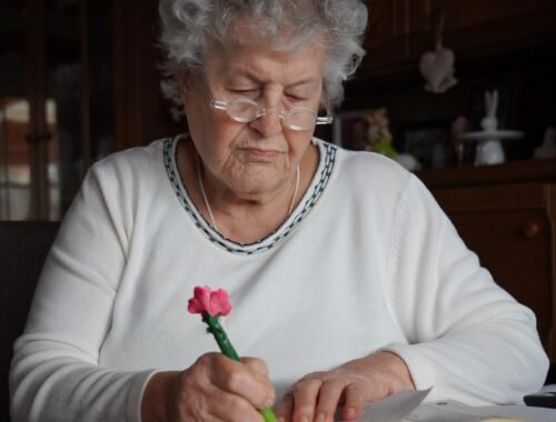 Frasi per i Nonni: Le Più Belle da Dedicare con il Cuore