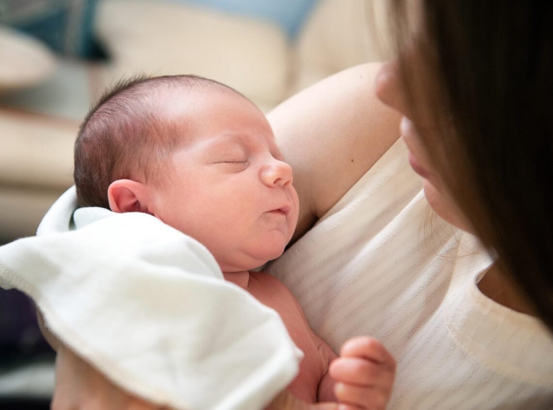 Essere mamma di un maschio: 10 frasi sull'amore, il distacco e la meraviglia